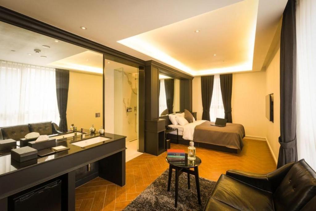 Trang Blue Hotel Seoul Exterior photo