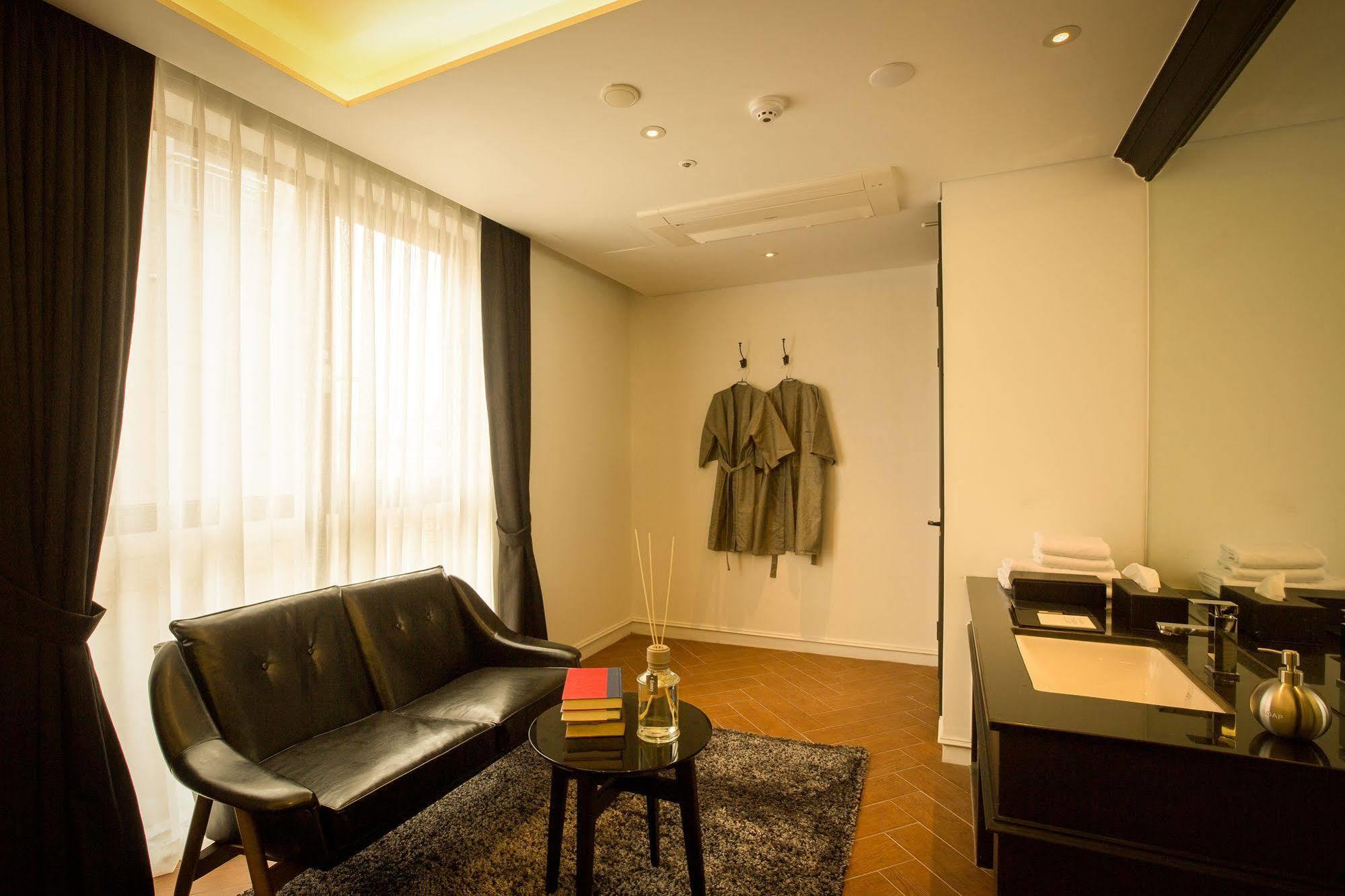Trang Blue Hotel Seoul Exterior photo