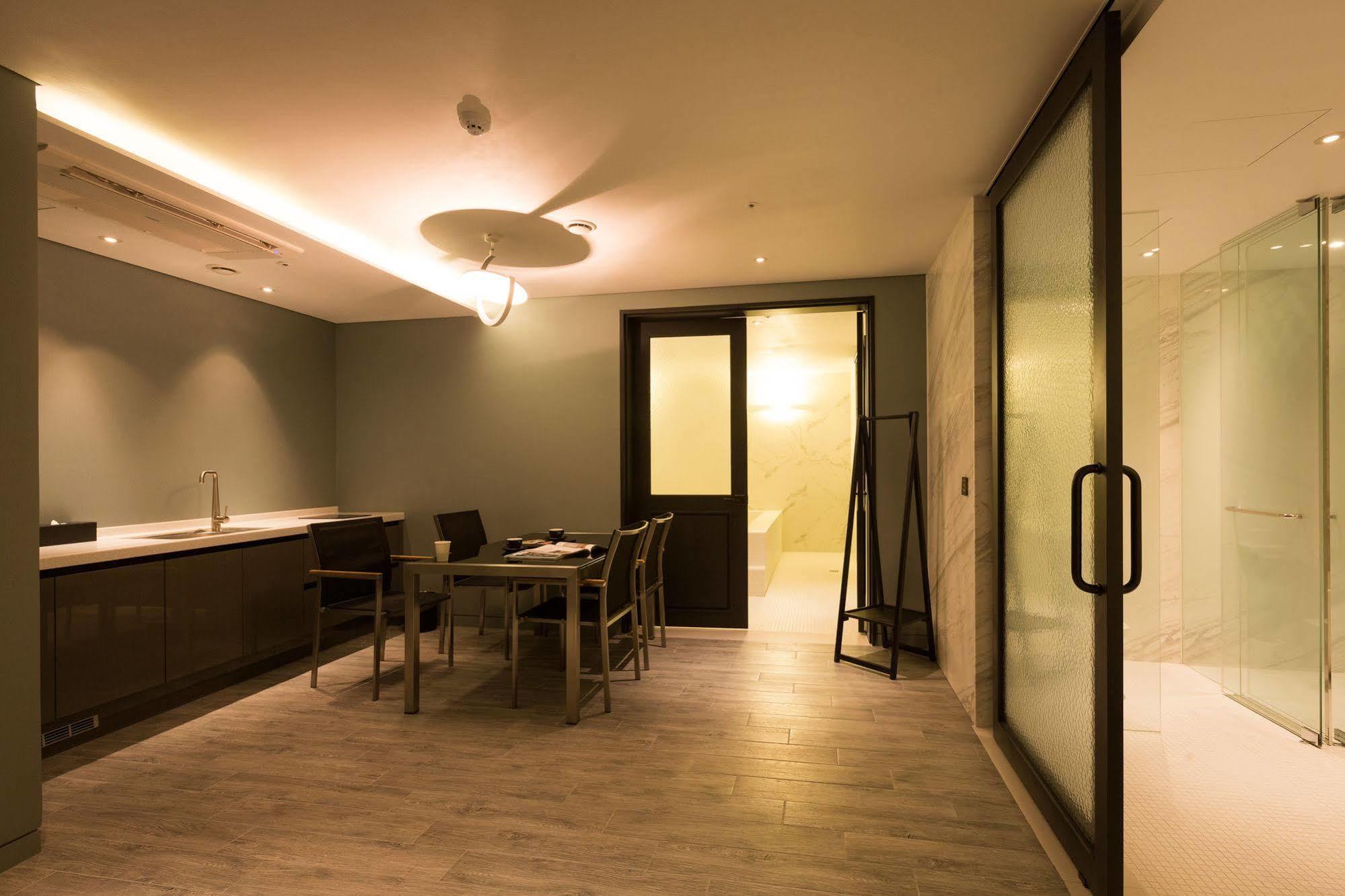 Trang Blue Hotel Seoul Exterior photo